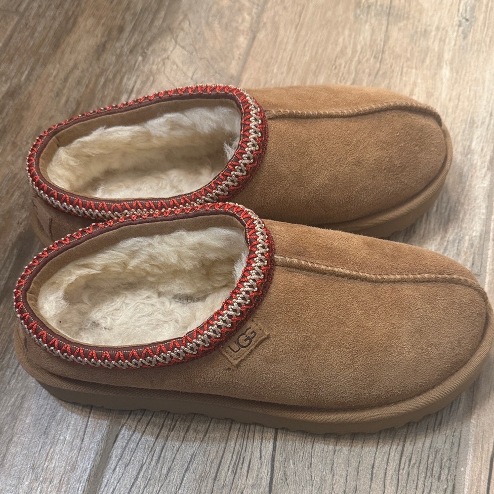 UGG Brown Suede Slippers with Red Accent - Picture 3 of 4